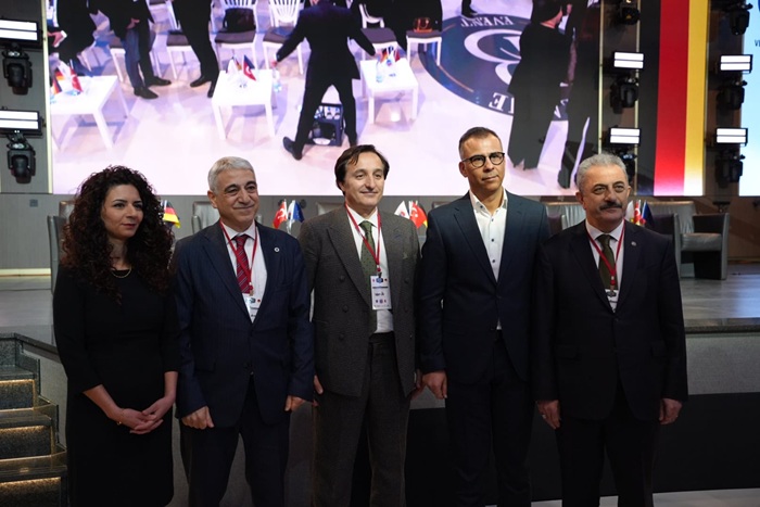 Almanya’nın Gelsenkirchen kentinde düzenlenen 4. Avrupa Türk Medya Zirvesi, Avrupa’daki